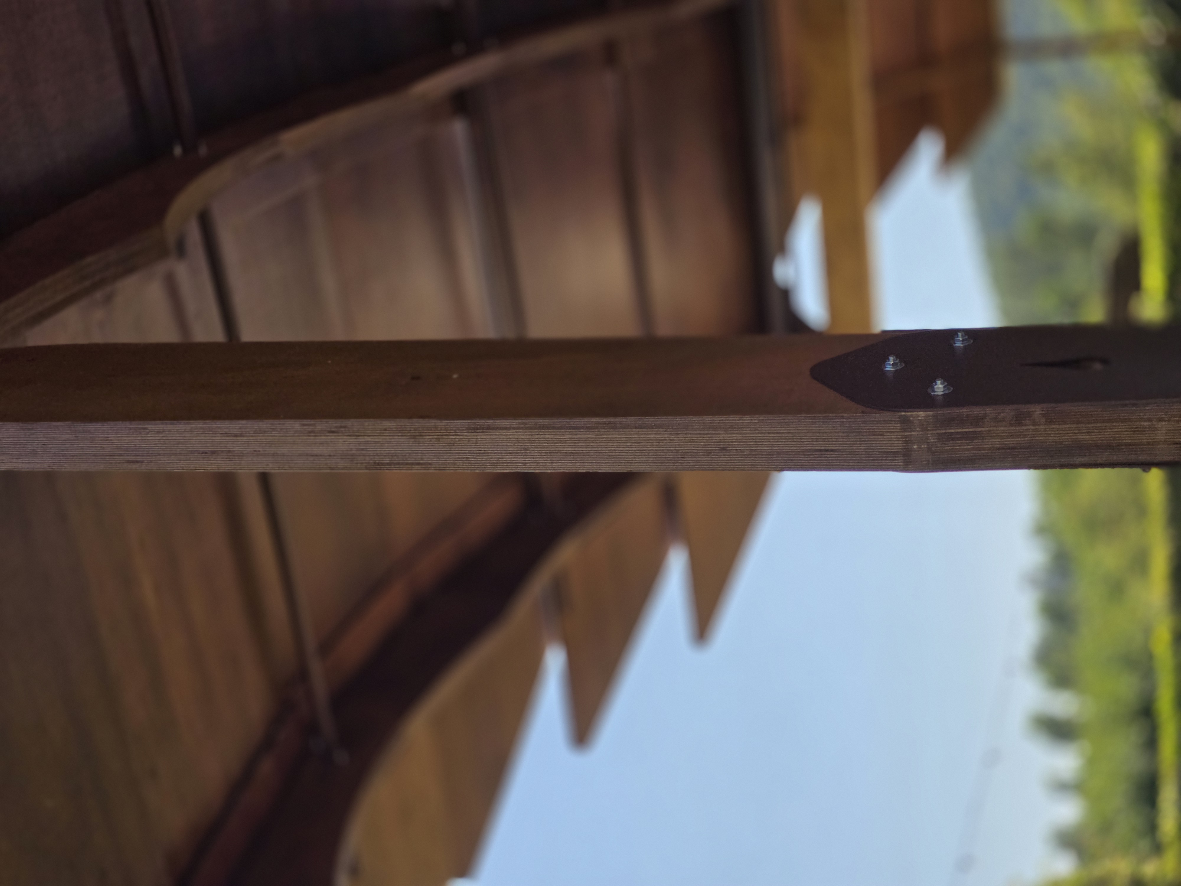 Giunzione e base in acciaio verniciato con finitura corten